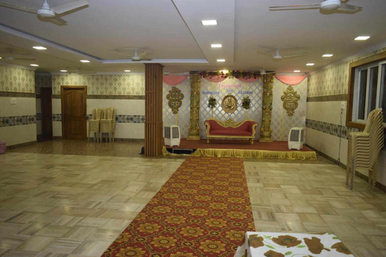 Sri Krishna Hotel 3*
